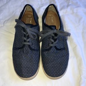 Toms sneakers.